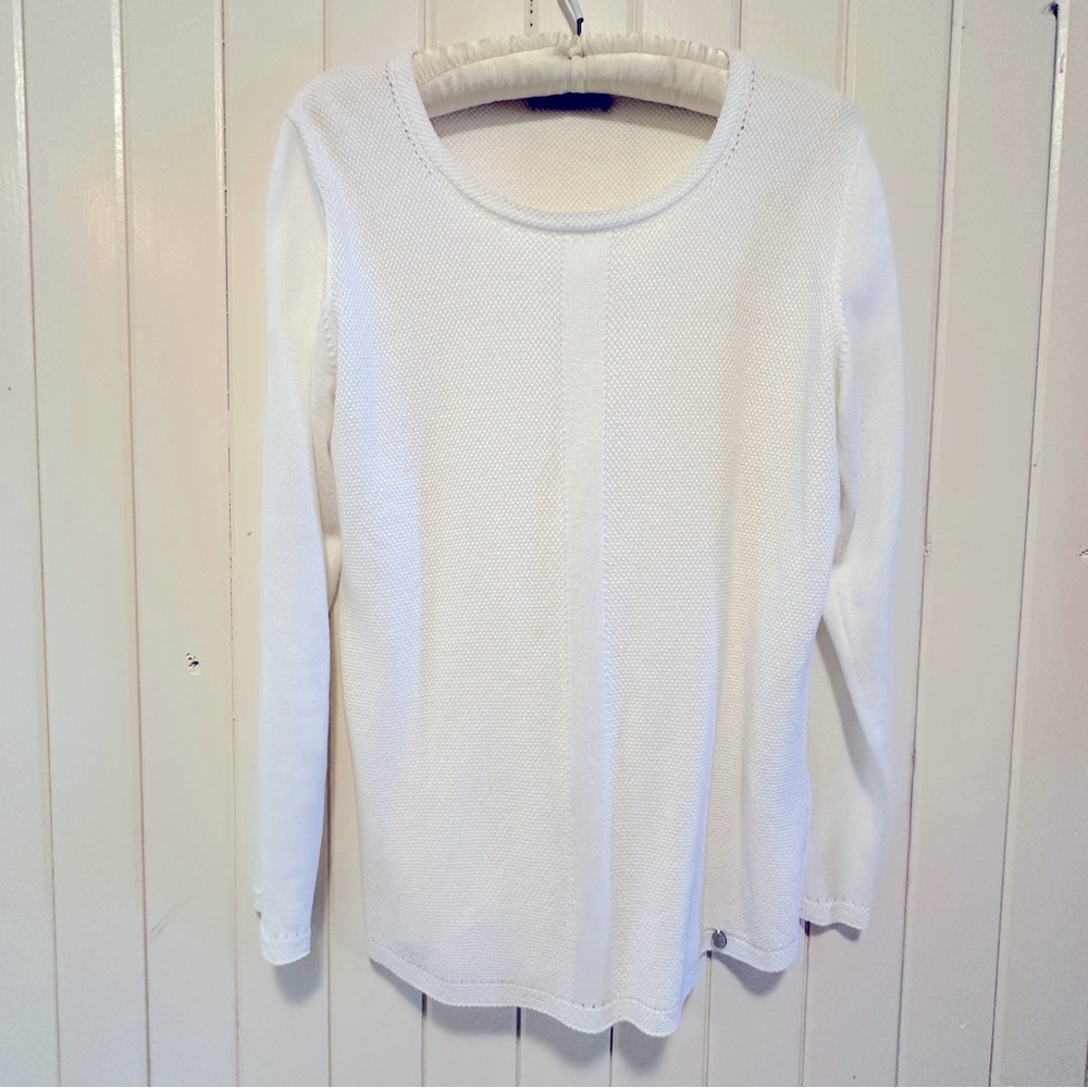 Gollehaug cotton blend sweater, white, size 40. New condition